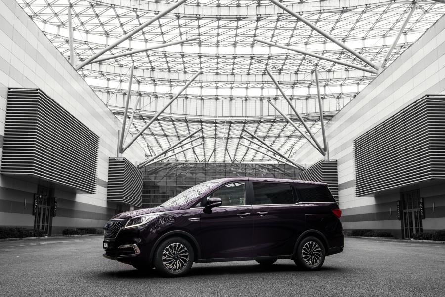  ChangAn Auchan Cosmos 2018 года  (фото 3 из 9)